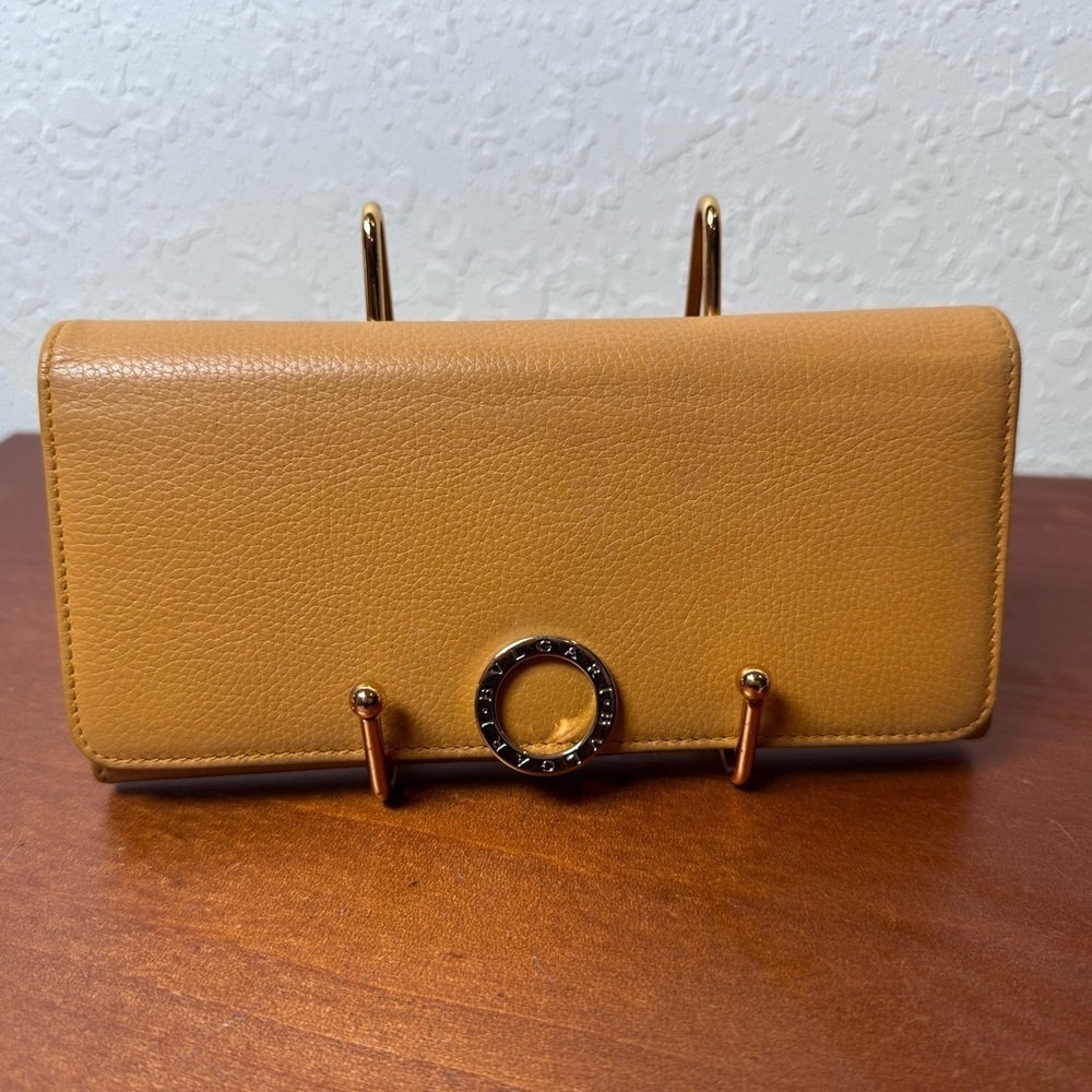 Authentic BVLGARI Vintage
Brown Leather Wallet